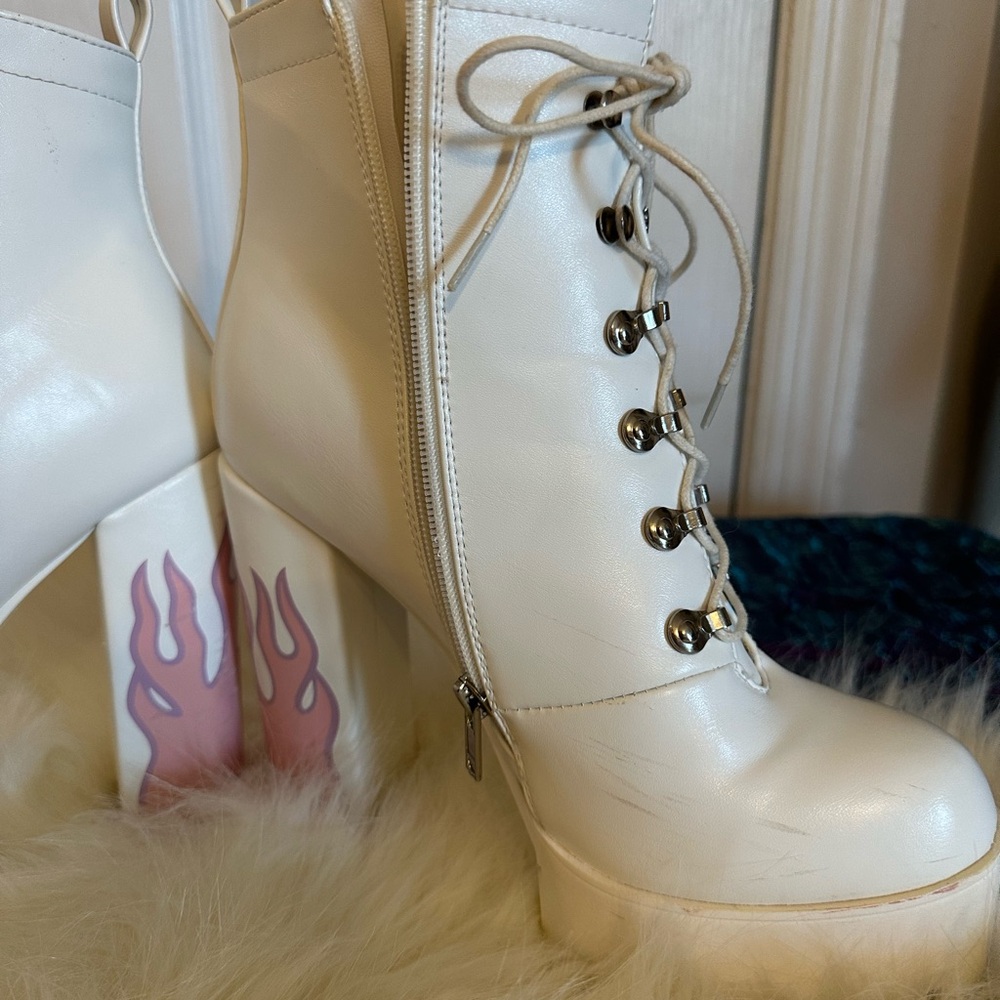 Lamoda White Platform Lace-up Booties W/ Pink Flame Gently Used Women’s Sz 8.5 - Picture 7 of 15